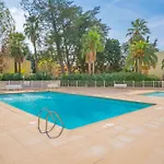 公寓式酒店 Les 15 Pins & La -le Calme D'un Parc, Piscine, La A Proximite 昂蒂布