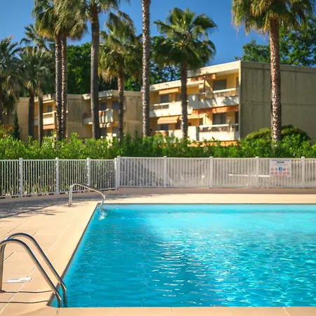 Апарт-отель Les 15 Pins & La - Piscines, A 5min, Climatisation