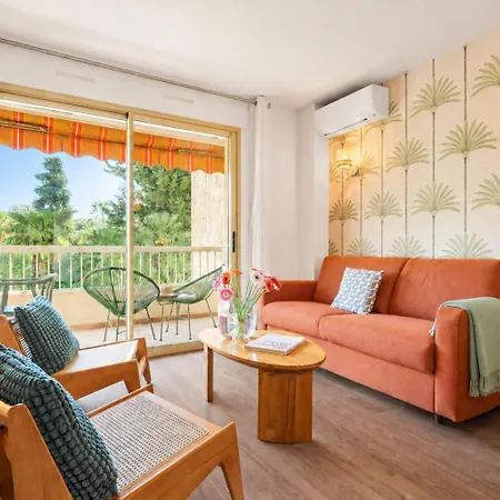 Aparthotel Les 15 Pins & La - Piscines, A 5min, Climatisation 3*