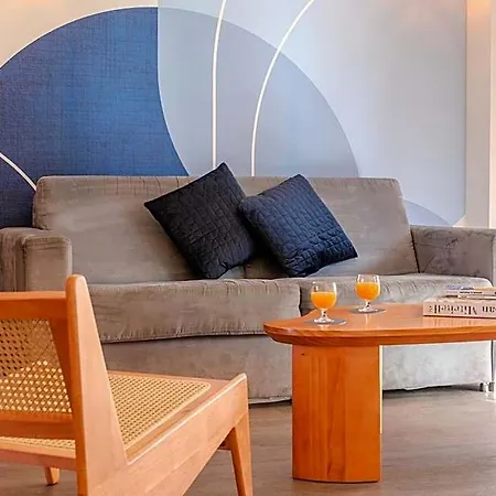 Aparthotel Les 15 Pins & La - Piscines, A 5min, Climatisation 3*
